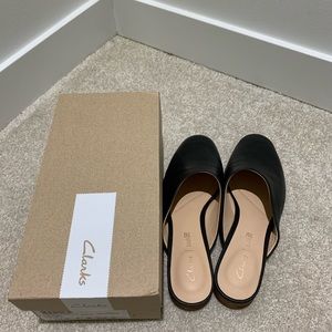 Clarks leather slippers